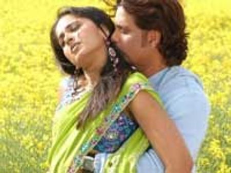 அனுஷ்காவின் கவர்ச்சியைக் காசாக்கும் இன்னொரு முயற்சி!