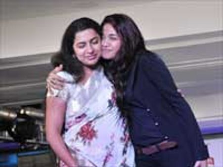 குஷ்புவுக்கு ஆதரவாக பேசிய சுஹாஸினி மீதான வழக்குகளும் ரத்து