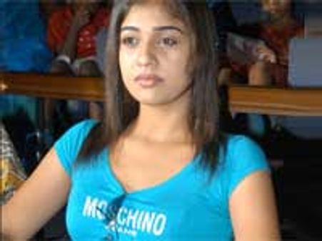 கதாநாயகிகளை டூயட் பாட மட்டும் பயன்படுத்துகிறார்களே!- நயன் ஆதங்கம்