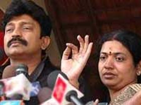 நடிகை ஜீவிதா வீட்டில் சாமி சிலைகள், பணம் திருட்டு