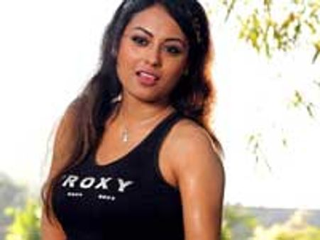 மீனாட்சியைப் பிடித்த கரு பழனியப்பன்!