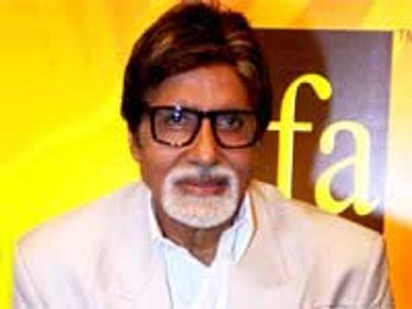 ஐஃபா தூதர் பொறுப்பிலிருந்து விலகினார் அமிதாப்!