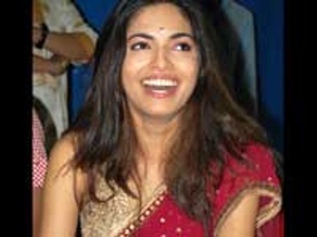 தமிழுக்கு வரும் பார்வதி ஓமணக்குட்டன்!