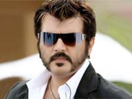 அஜீத்தின் 50வது பட இயக்குநர் யார்? குழப்பத்தில் ரசிகர்கள்!