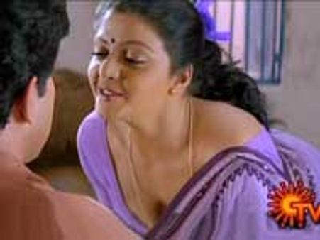 புதுப் படங்களின் உரிமை உள்ளவற்றுக்காக ரூ. 100 கோடியை களம் இறக்குகிறது சன் டிவி குழுமம்.