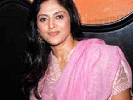 ஜாக்பாட் சீசன்-2.. நதியா ஸ்டைல்!