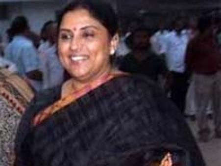 நடிகை ஸ்ரீபிரியா கணவர் ராஜ்குமார் மீது நில மோசடி புகார்