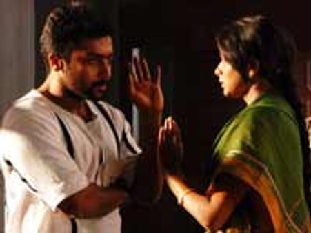 விவேக் ஓபராயால் 'மாட்டிக் கொண்ட' சூர்யா - ப்ரியாமணி!