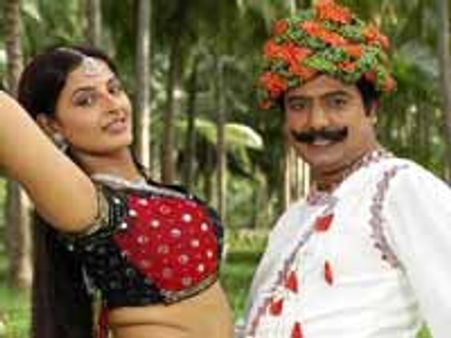 மூணே பேர்... பேரதிர்ச்சியில் விவேக்!