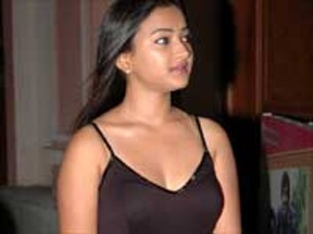 காதல் தோல்வி... நடிகை தற்கொலை முயற்சி!