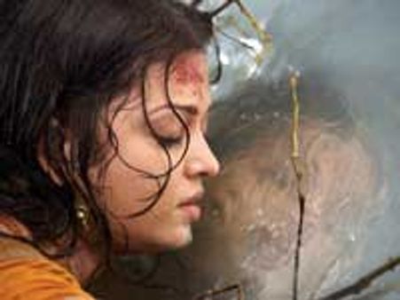 ராவணன் படத்தை எதிர்த்து கர்நாடக உயர்நீதிமன்றத்தில் வழக்கு!