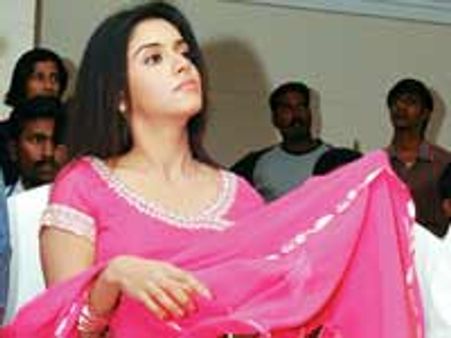 அசினுக்கு 'Z' பிரிவு பாதுகாப்பு: ராஜபக்சே அரசு ஏற்பாடு!!