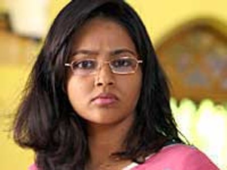 ஆளே மாறிப் போய் சென்னை திரும்பினார் ரஞ்சிதா-அனுபவத்தை புத்தகமாக எழுதுகிறார்