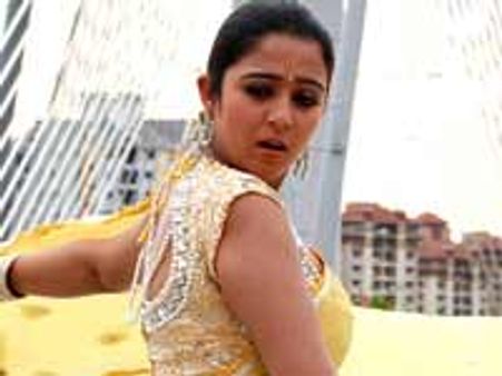 சார்மிக்குத் தயாராகும் 'சிங்'கம்!