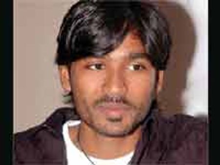 டிமிக்கி அடிக்கும் தனுஷ்-தயாரிப்பாளர் புகார்