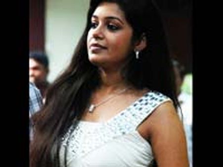 பேயை நம்பும் சாயா!