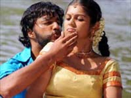 'பச்சக்'- பயப்படாத 'பாக்கியம்!'