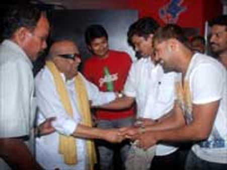 'மதராசப்பட்டணம்' பார்த்த கருணாநிதி!