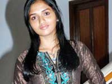 எனக்கு தமிழ் மட்டும் போதும்-சுனேனா