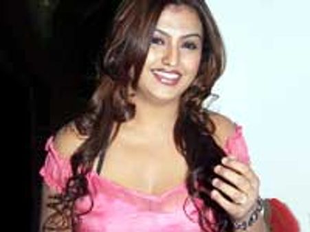 எனக்கு பசங்களைத்தான் அதிகம் பிடிக்கும்-சோனா