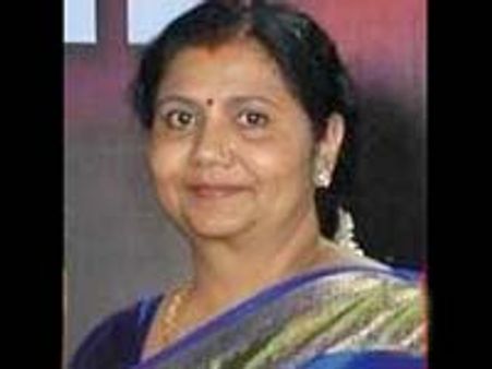 நடிகை குட்டி பத்மினியிடம் ரூ.12 லட்சம் மோசடி: கமிஷனரிடம் புகார்