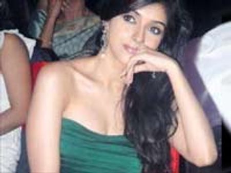 ராஜபக்சே அரசின் தூதரான ஆசினுக்குத் தடை விதிக்க வேண்டும்-மீனவர்கள்