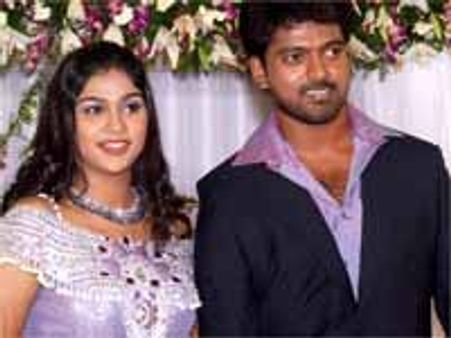 நடிகர் விக்ராந்த் தந்தையானார்-மனைவி மானசாவுக்கு ஆண் குழந்தை பிறந்தது