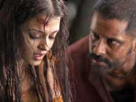 நெல்லையில் ராவணன் உள்பட 50 புதுப்பட சி.டி.க்கள் பறிமுதல்: ஒருவர் கைது