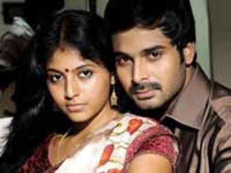 களஞ்சியம் 'கன்ட்ரோலில்' அஞ்சலி!