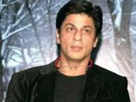 சிவசேனா தலைவர் உத்தவ் தாக்கரேவுக்கு பிறந்த நாள் வாழ்த்து சொன்ன ஷாருக்