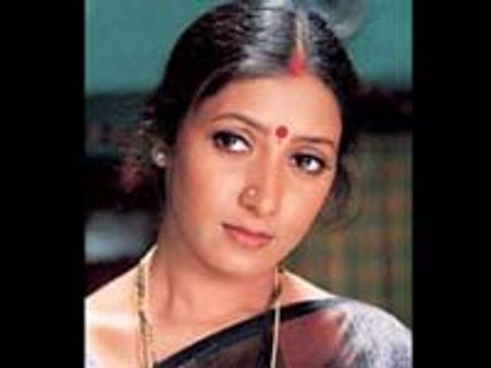 தம்பி மனைவி கொடுத்த வரதட்சணைக் கொடுமைப் புகார்-கைதாகிறார் நடிகை ஆம்னி