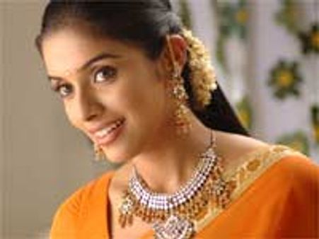 மன்னிப்பு கேட்க மாட்டேன் என்று நான் சொல்லவே இல்லை-ஆசின்