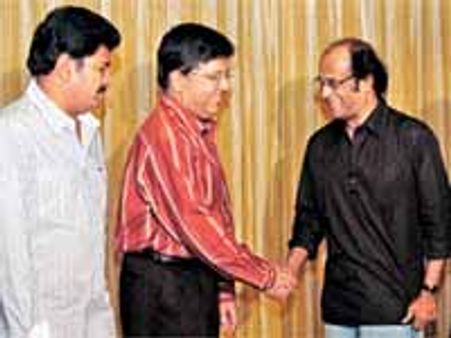 எந்திரனுக்கு ரஜினி இன்னும் சம்பளம் பெறவில்லை-கலாநிதி மாறன்