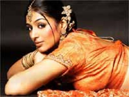 உருகி உருகி காதலிக்க வேண்டும்-பத்மப்ரியா