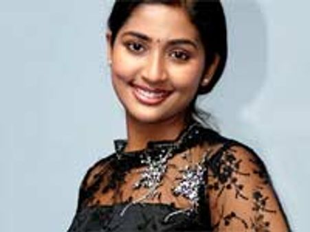 அம்மாவாகும் நவ்யா நாயர்!