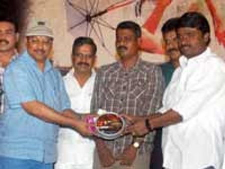 'சாமி'ன்னாலே வில்லங்கம்தான்! - பாக்யராஜ் கலகல!