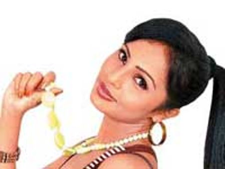 'மலர் மேல்நிலைப் பள்ளி' ஹசிகா!