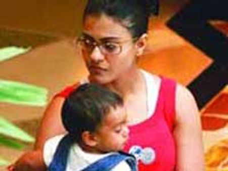 2வது குழந்தையும் பெண்ணாகவே பிறக்க கஜோல் விருப்பம்