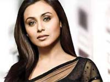 தெரு நாய்களைக் காக்கும் ராணி முகர்ஜி!