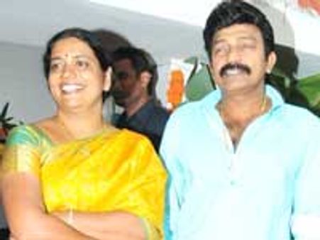 மனித வெடிகுண்டாக மாறுவோம்!- ஜீவிதாவை மிரட்டிய சிரஞ்சீவி ஆதரவாளர்கள்