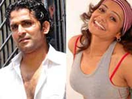 மலையாள வில்லனுடன் காதலில் மீரா வாசுதேவன்