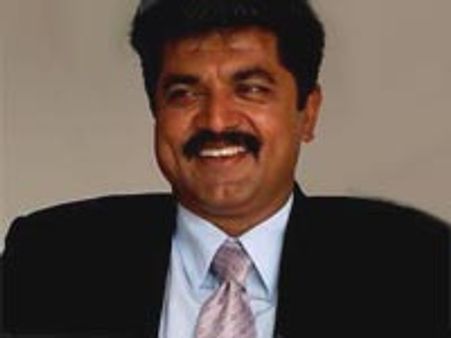 நடிகர்கள் கூட்டுறவு வீட்டு வசதி சங்கத் தலைவர் சரத்குமார்