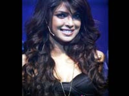 இந்திரா காந்தியாக நடிக்கிறார் ப்ரியங்கா சோப்ரா!