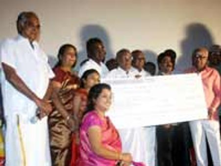 பிறந்த நாளில் ரூ 25 லட்சம் நலத்திட்ட உதவிகள் வழங்கிய அபிராமி ராமநாதன்