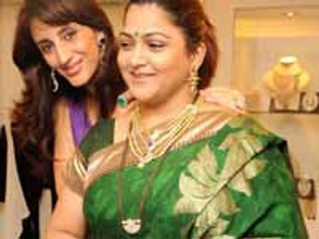 செப் 15-ம் தேதி ஆஜராக நடிகை குஷ்புவுக்கு நீதிமன்றம் உத்தரவு