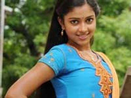 மைனாவை வாங்கிய உதயநிதி!