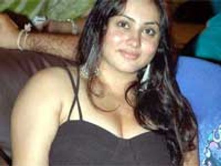 விஜய் ரசிகர்களுக்கான நிகழ்ச்சியை தொடங்கி வைத்த நமீதா