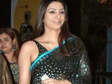 'உருமி'யில் தபு!