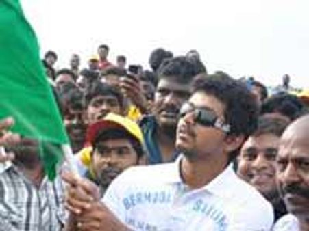 கண்தான விழிப்புணர்வுப் பேரணி-தொடங்கி வைத்தார் விஜய்