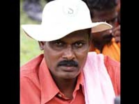 சிந்து சமவெளி பட இயக்குனர் வீடு மீது தாக்குதல்!